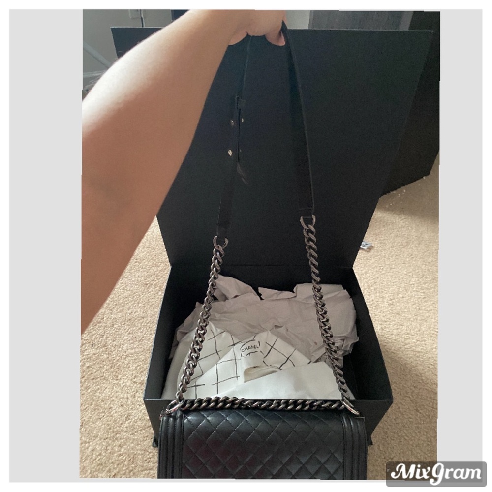 🎈SOLD🎈CHANEL New Medium Boy in black w ruthenium - Picture 13 of 16